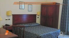 Kata: viaggio nell'ex albergo da cui è scomparsa thumbnail