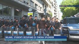 Protesta tende all'ex cinema, arriva la polizia thumbnail