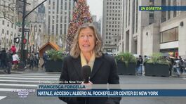 Natale, acceso l'albero al Rockfeller center di New York thumbnail