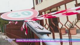 Vandali contro i 30 all'ora: giù i cartelli con un trattore thumbnail