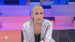 Alessandra Celentano e la vicinanza di sua sorella a seguito di un'operazione thumbnail