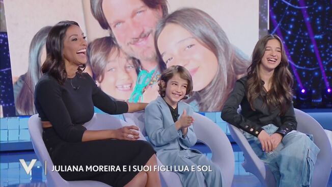 Juliana Moreira e i suoi figli Sol e Lua