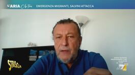 Luca Casarini, i migranti e il Tapiro d'oro thumbnail