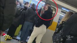 Milano, borseggiatori in azione (e poi in fuga) thumbnail