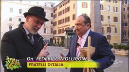 La Befana Vespone porta il carbone ai politici thumbnail