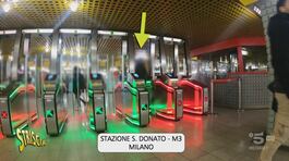 Milano, in metro i tornelli anti-evasione. Ma attenti ai trenini thumbnail