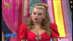 A Striscia arriva Eva Grimaldi, la guardarobiera del "Drive In ...