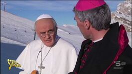 Papa Francesco a lezione di sci da Padre Georg thumbnail
