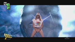 All'Eurovision si balla nudi e si finisce a I nuovi mostri thumbnail