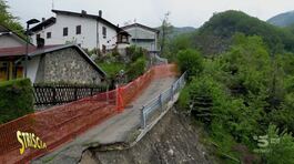 La casa sulla voragine, paura a Vallisnera dopo la frana thumbnail