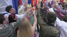 Un brindisi alla serata disco thumbnail