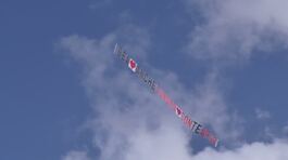 Un aereo da lontano per Beatrice Luzzi thumbnail