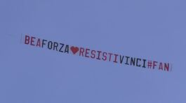 L'aereo di incoraggiamento dagli ammiratori di Beatrice Luzzi thumbnail