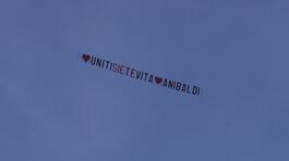 "Uniti siete vita, Anibaldi": un messaggio di amore dai fan thumbnail