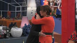 Prove di chiarimento tra Rosanna Fratello e Fiordaliso thumbnail