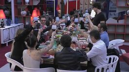 Inizia la festa del sabato sera thumbnail