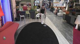 Simona Tagli e Alessio Falsone si dedicano alle pulizie thumbnail