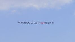 "Sei eccezione ed essenza SD8 Noi con te": un aereo per Sergio D'Ottavi thumbnail