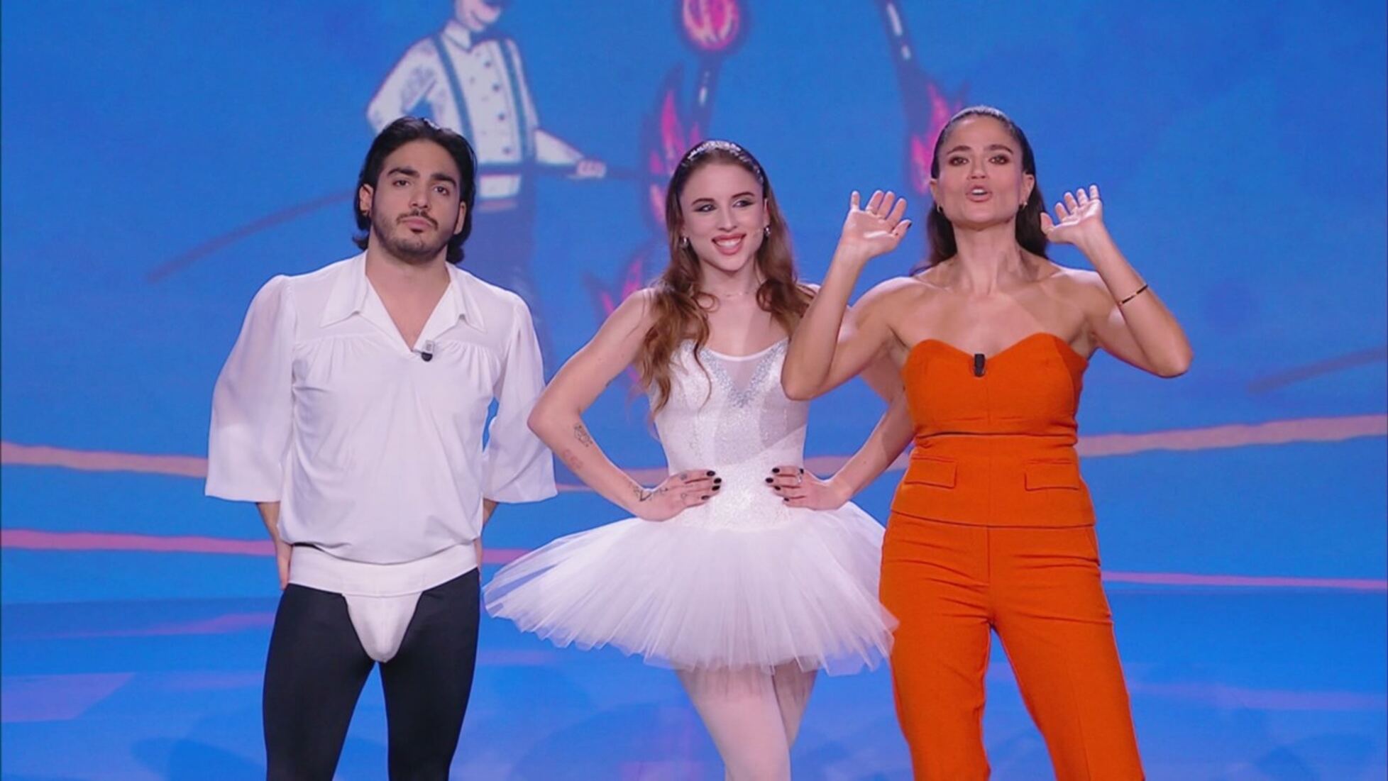 Le Iene: Angelina Mango e la Dance Challenge Video | Mediaset Infinity