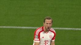 Kane in tuffo batte Provedel, è l'1-0 Bayern thumbnail