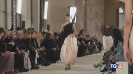 Tra passato e futuro l'alta moda a Parigi thumbnail