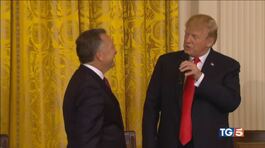 I fedelissimi di Trump. L'incontro con Biden thumbnail