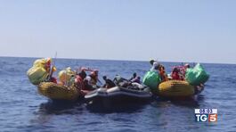Naufragio, 60 morti al largo della Libia thumbnail