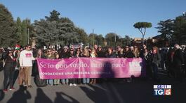 Donne in piazza contro patriarcato thumbnail