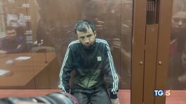 I 4 terroristi in aula. Attacco aereo su Kiev thumbnail