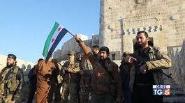 In fuga da Aleppo occupata dai ribelli thumbnail