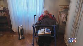 A 99 anni, al gelo dopo l'alluvione thumbnail