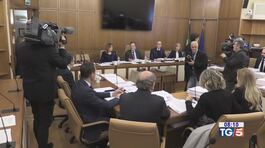 Politica tra mozioni ed elezioni thumbnail