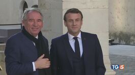 Parigi, Bayrou premier "Deficit, un Himalaya" thumbnail