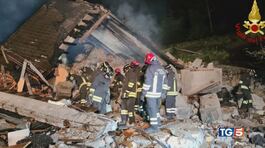 Esplosione in villetta Un morto e una dispersa thumbnail