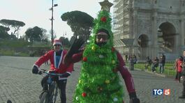 In bici o in Ferrari il Natale del cuore thumbnail