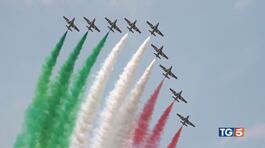 Le frecce tricolori spettacolo in cielo thumbnail