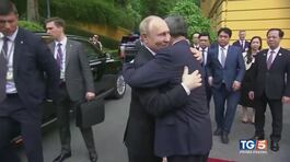 Putin in Vietnam sfida agli Stati Uniti thumbnail