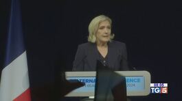 In Francia vince Le Pen al primo turno elezioni thumbnail