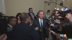 Trump "presidenziale" ma Biden non molla