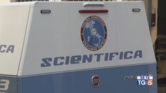 Spara su 4 ragazzi, poi si toglie la vita