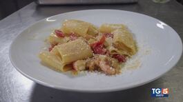 Gusto: Paccheri con melanzane, mazzancolle e pecorino thumbnail