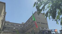 "La curate male!" e devasta l'ospedale thumbnail