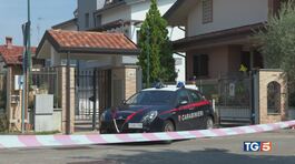 Strage in famiglia Uccisi a coltellate thumbnail