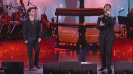 Ignazio Boschetto e Gianluca Ginoble in "Cinque giorni" thumbnail