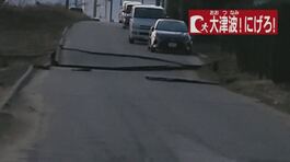 Giappone, fuga dallo tsunami thumbnail