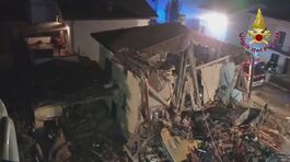 Un boato infernale, crolla palazzina thumbnail