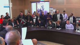 Ostaggi, assalto al Parlamento thumbnail