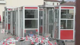 Cabine telefoniche, fascino vintage thumbnail