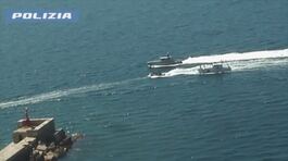 Migranti, c'è pure la traversata vip thumbnail
