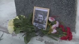 Il corpo di Navalny alla madre thumbnail